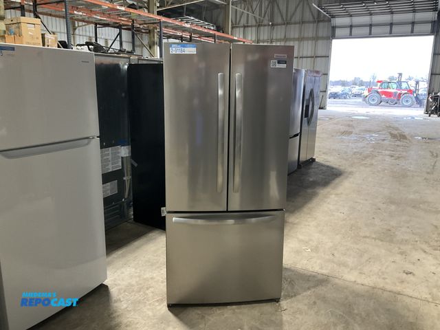 Lot 2-91184 - Scratch & Dent Free Standing Frigidaire  FRFG1723AV05 Refrigerator/Freezer