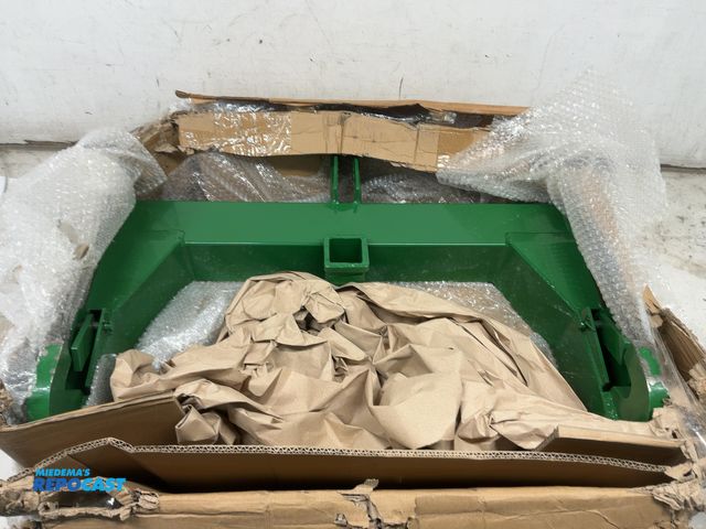 Lot 2-60258 - Vevor heavy duty hitch receiver.