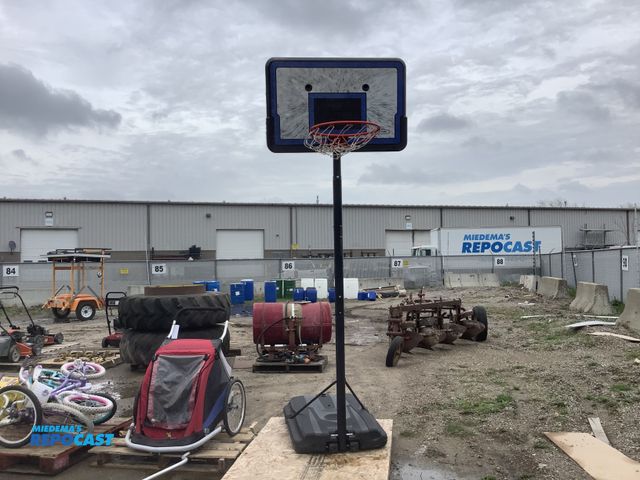 Lot 2-93776 - 1 Lifetime adjustable portable basketball hoop,10’ tall