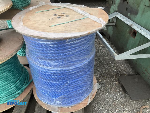 Lot 2-35901 - 3/4 x 1200' blue polypropylene rope