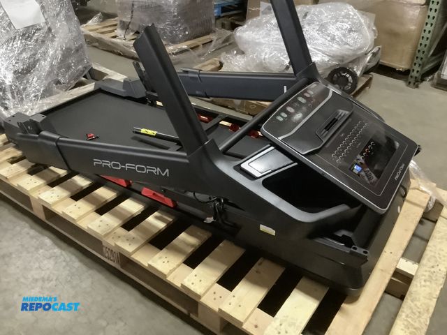Repocast.com - Lot 2-36691 - Pro form black treadmill garden tlx ...