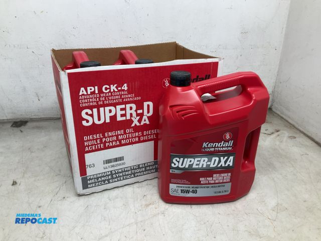 Lot 2-33872 - 3 Gallon Kendall 15W-40 Super-DXA Diesel Motor Oil