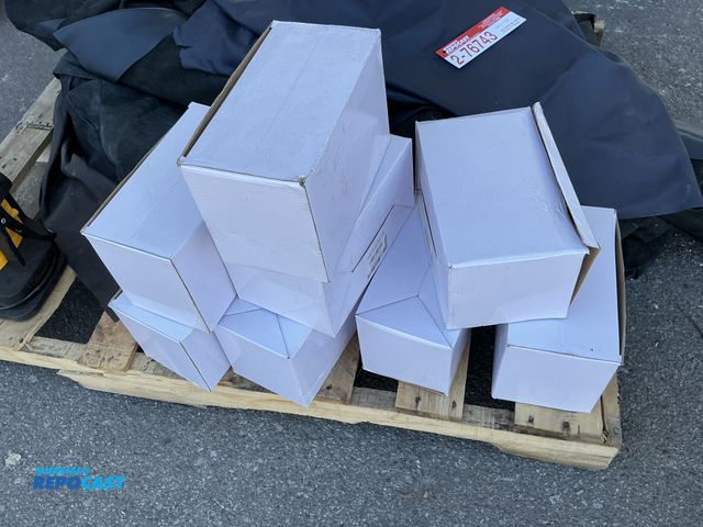 Lot 2-76743 - 8 boxes of solar LED string lights