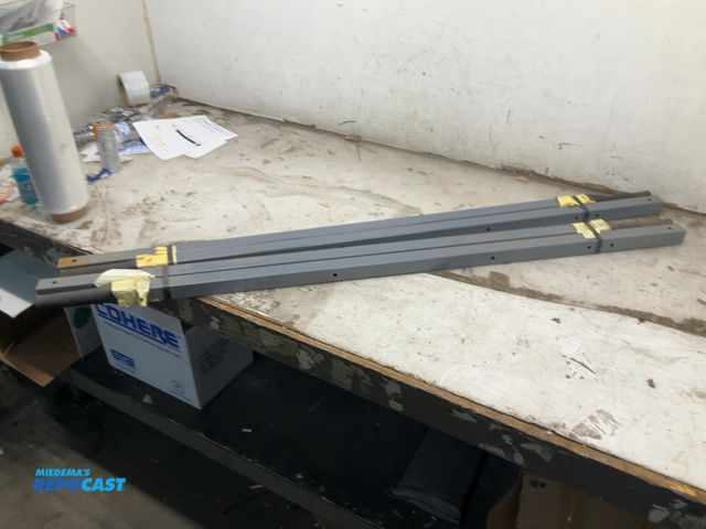 Lot 2-33887 - 2 pr steel wheel barrow handles