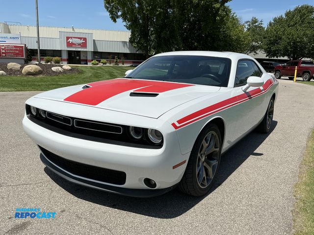 Lot 2-95900 - 2016 Dodge Challenger SXT Coupe RWD