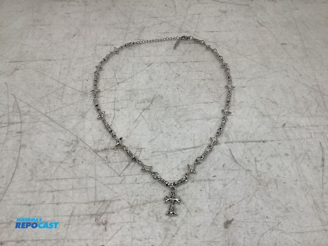 Lot 2-74032 - New Silver-toned, spike chain linked, detailed cross pendant choker
