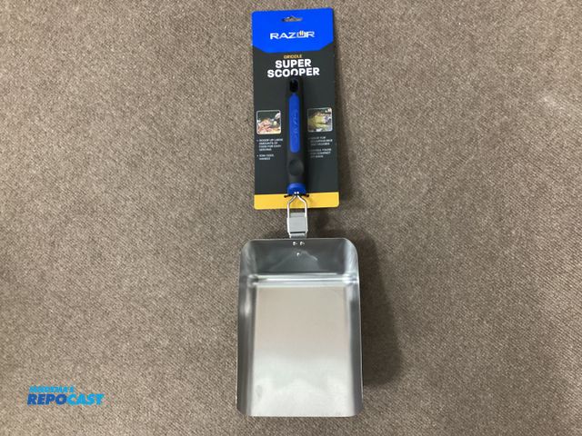 Lot 2-63211 - New RAZOR Griddle Super Scooper. Scoop up large amounts of food for easy serving, stay cool handle, ...