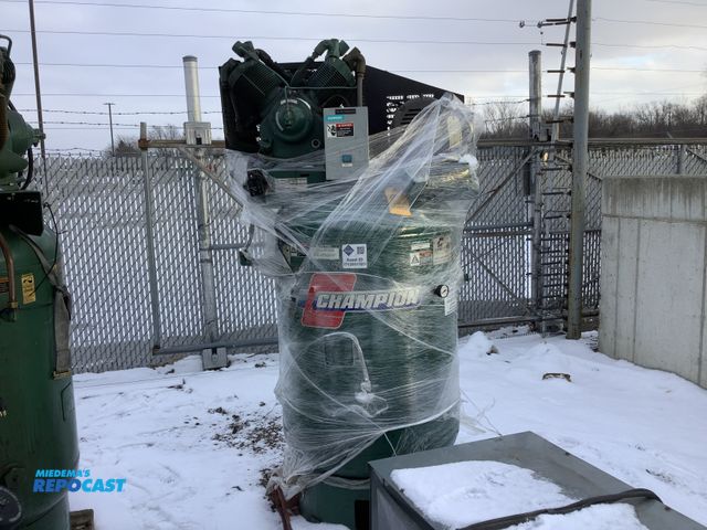 Lot 2-19474 - Champion VR10-12 Pump