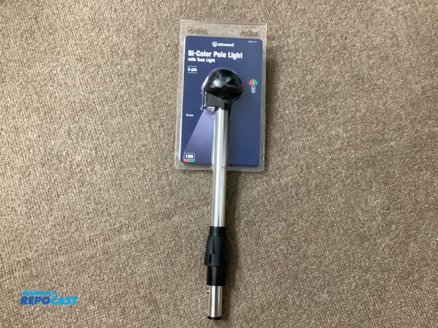 Lot 2-95854 - New attwood Bi-Color Pole Light with task light. 3 pin, 10”, 1 mile 225° light visibility for boats ...