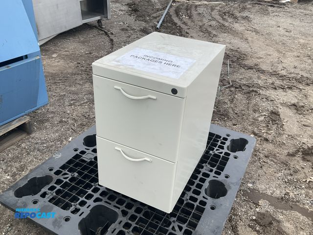 Lot 2-19333 - 1 Lockable filing cabinet with 2 drawers.