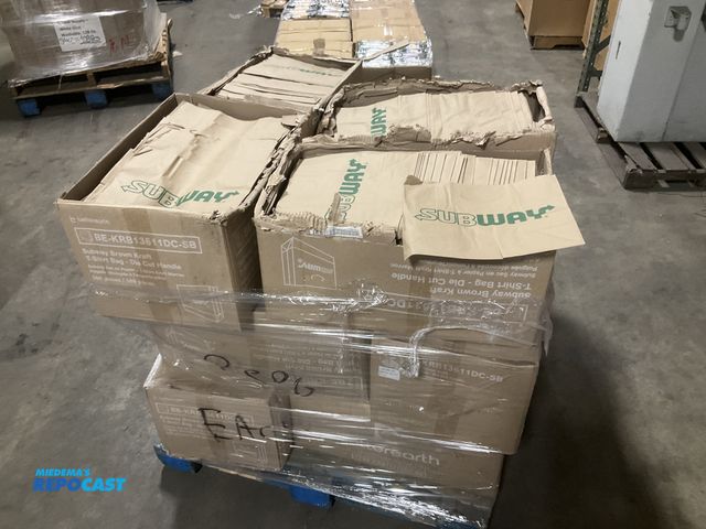 Lot 2-92446 - Skid of Betterearth Subway Brown Kraft T-Shirt Bag - Die Cut Handle, 500pcs Per Box