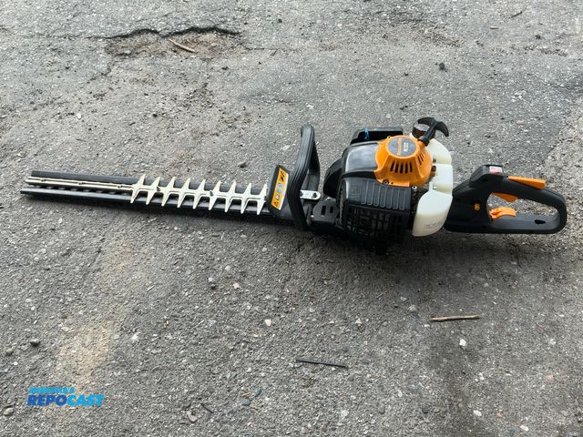 Lot 2-66593 - PoulanPro PR 2322 Hedge Trimmer