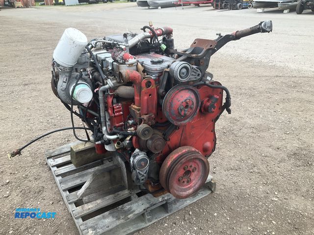 Lot 2-11793 - Cummins ISC turbo diesel engine, 280 hp, appears complete, used