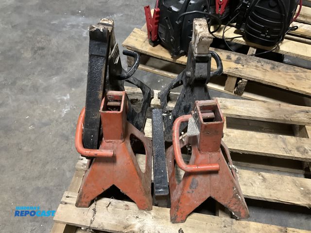 Lot 2-23037 - (4) Steelman red &amp; black JS647529 4ton floor jacks