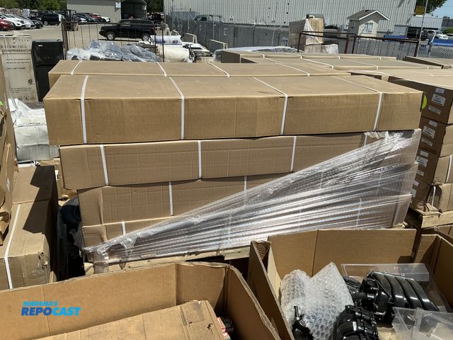 Lot 2-76860 - Skid lot of (6) VKB3Z-99501A42-DF Ford F-150 super duty 6.0’ Tonneau Covers and (2) AMKB3J-99501A42-...