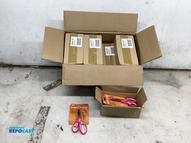 Lot 2-13853 - Lot of (72) fiskar kids scissors soft grip #194640 - 12 per box