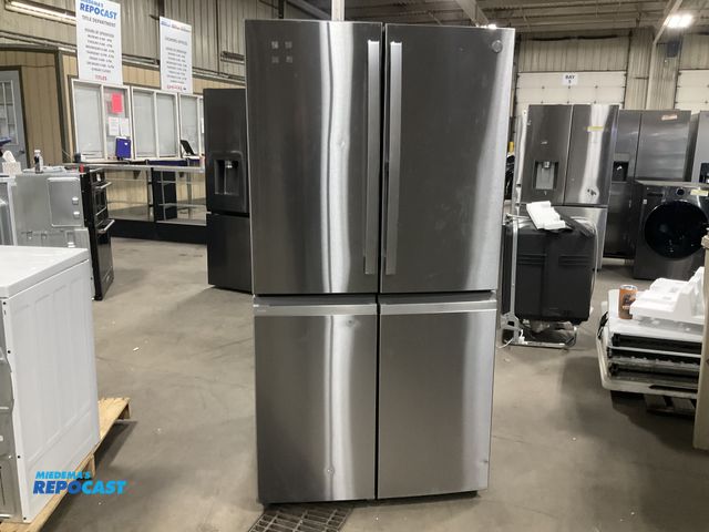 Lot 2-55215 - Scratch & Dent GE PAD28BYTBFS Refrigerator/Freezer