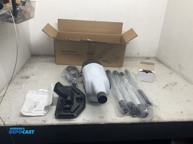 Lot 2-92795 - Rechargeable Handheld Pool Vacuum