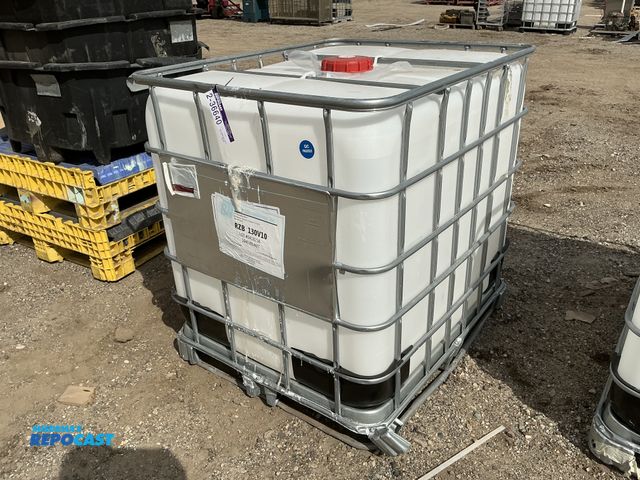 Repocast.com - Lot 2-36640 - (1) Used 250 Gallon Tote Container