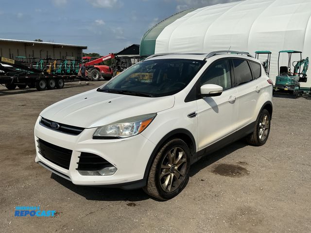 Lot 2-30628 - 2014 Ford Escape Titanium 4WD SUV 4x4