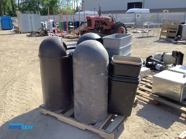 Lot 2-76330 - Lot of various round and rectangular trashcans and recycle bins, some have lids, sizes vary from 11....