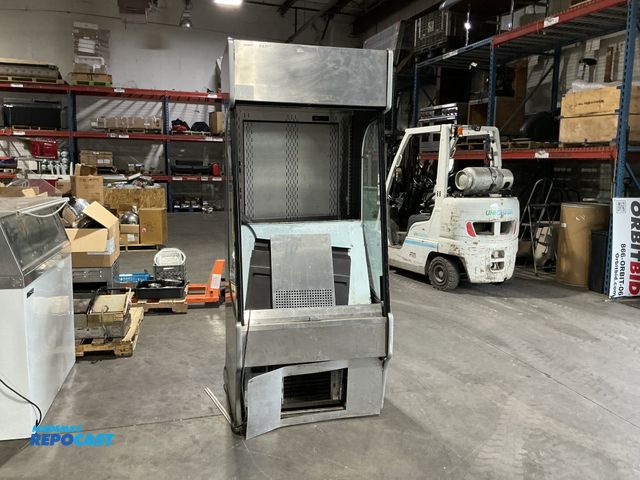 Lot 2-99257 - Oasis CO3678R Vertical 36" Refrigerated Open Air Store Merchandiser Case w/Cover
