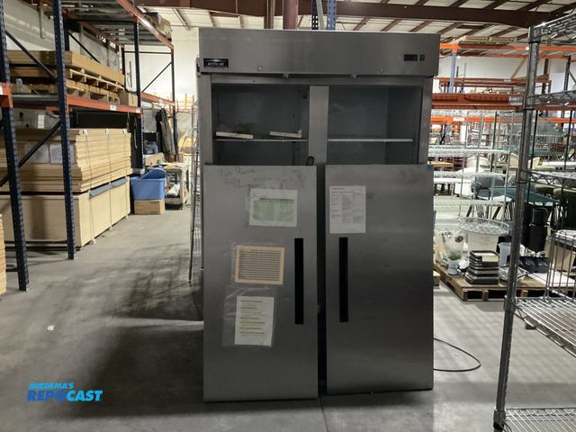 Lot 2-55099 - Arctic Air  AR49E Stainless Steel Commerical Refrigerator Arctic Air  2-door stainless steel commerc...