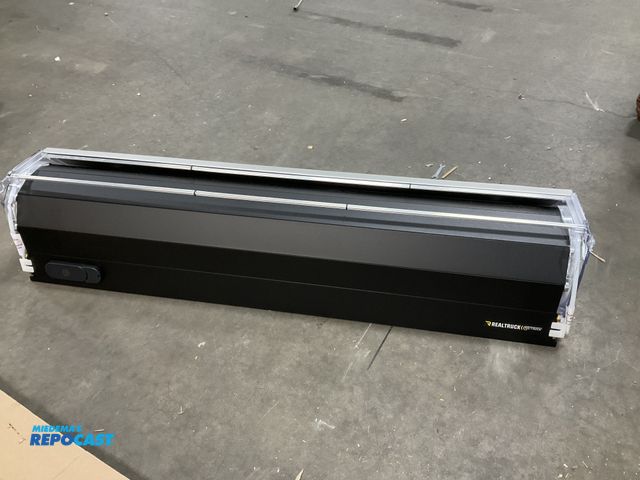 Lot 2-91182 - Realtruck Retrax Tonneau Cover F04-1015