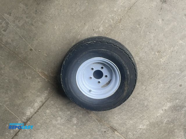Lot 2-72747 - 1 Used Tread Star 5 lug trailer tire, 20.5 x 8.0-10, load range C