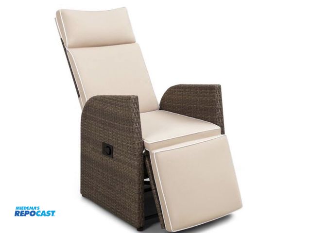 Lot 2-95154 - Outdoor V-LCR22-0007-4BGA Beige Wicker Accent Chair with pop-out table