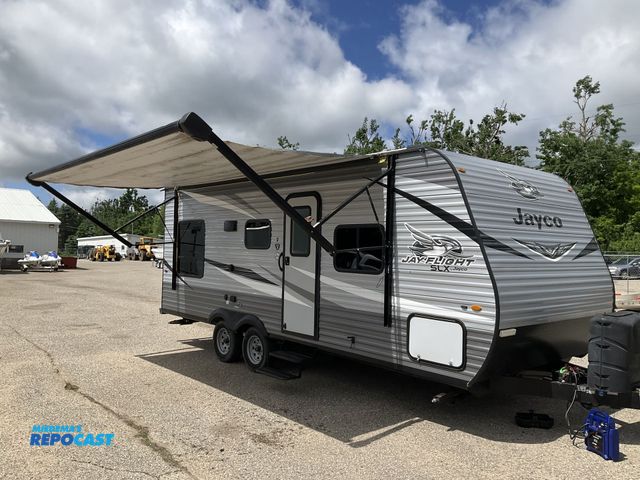 Lot 2-61656 - 2020 Jayflight SLX 212QB Camper Travel Trailer