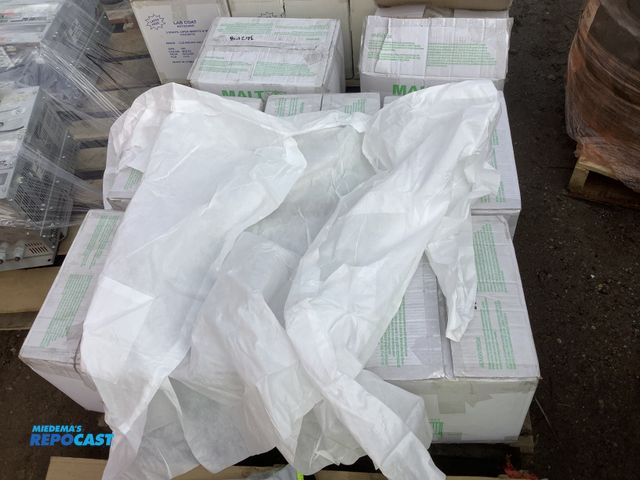 Lot 2-93223 - New Lot of 8 boxes of 4XL white long coats