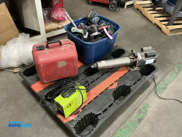 Lot 2-23821 - dayton multi-stage 5NXZ7 booster pump, DR MMA-125A 110v welder stick, and various tools including a ...