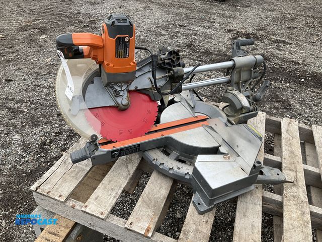 Lot 2-40579 - Ridgid TableSaw R4221 Electric Powered