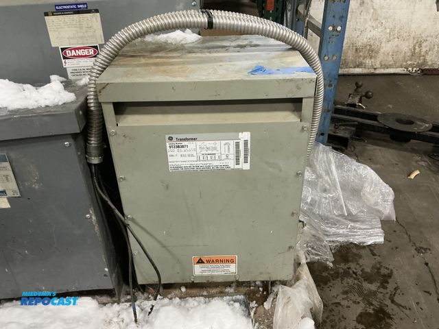 Lot 2-40404 - GE Electrical Transformer Catalog Number 9T23B3871 Enclosure Type 2 60Hz 3 PH