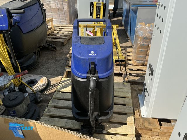 Lot 2-45802 - Pacific WDV-18 Wet/dry commercial cleaning machine