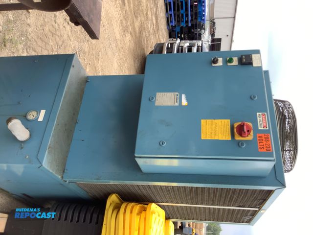 Lot 2-31765 - Koolant Koolers HAV5000P-SW, 230V, 3PH. Compressor HP-5, Pump HP-1 -   USED Condition