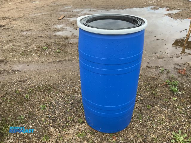 Lot 2-94822 - 1 35 gallon bluer plastic barrel with removable lid and locking ring, clean inside
