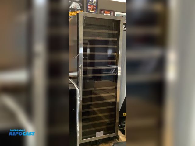 Lot 2-13484 - Scratch & Dent Element by vinotemp EL-142SDST Wine cooler
