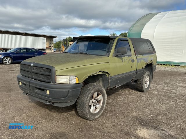Lot 2-71021 - 2001 Dodge Ram 1500 Laramie SLT Reg. Cab 4WD Regular Cab Standard Box Pickup Truck 4x4