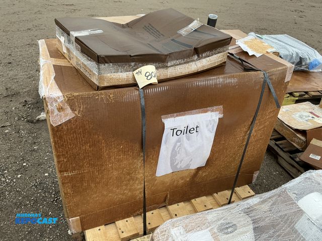 Lot 2-69604 - 31TR02 toilet with (2) 500CCSS-SA seats