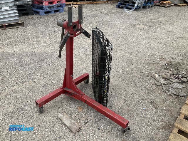 Lot 2-10377 - Engine stand 360 degree rotating head and a black metal dog crate