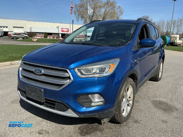 Lot 2-79707 - 2017 Ford Escape SE SUV 4x4
