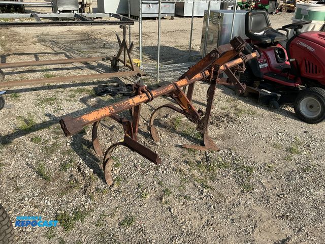Lot 2-90697 - 3 point cultivator