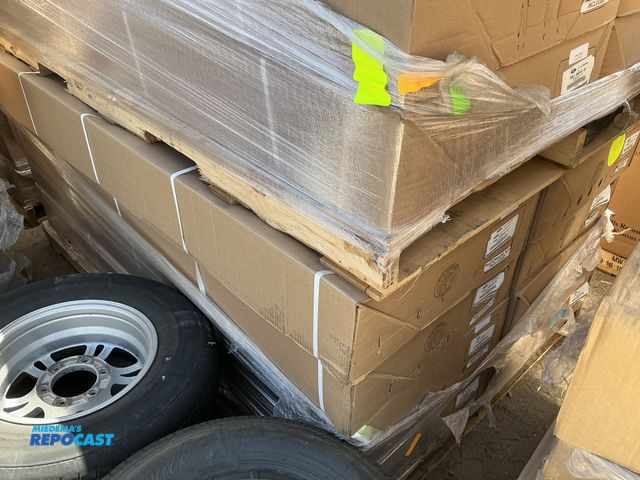 Lot 2-76861 - Skid lot of (8) VKB3Z-99501A42-DF Ford Ranger super duty 6.0’ Tonneau Covers