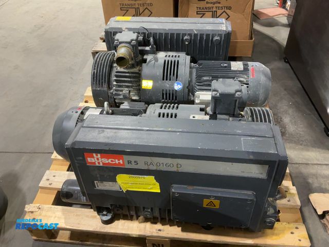 Lot 2-67150 - 2 Busch RA 0160 D 5H3 Vacuum Pumps
