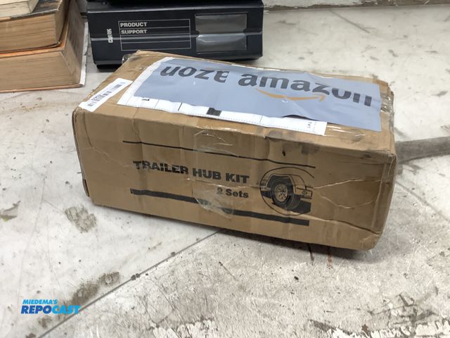 Lot 2-93475 - Trailer idler hub kit for 3500lb hub.