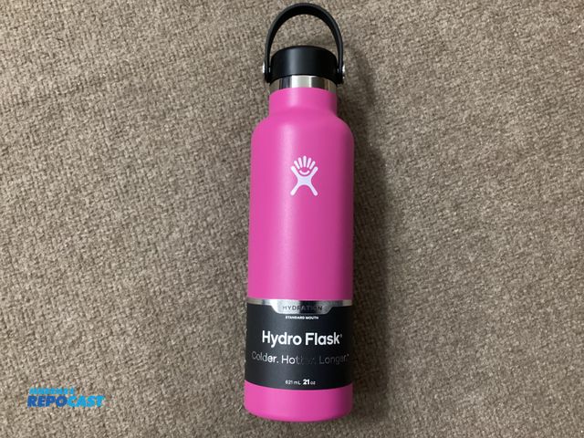 Lot 2-77729 - New Hydro Flask 21 oz Standard Mouth hydration bottle. Flex Cap with carry handle. Temp shield doubl...