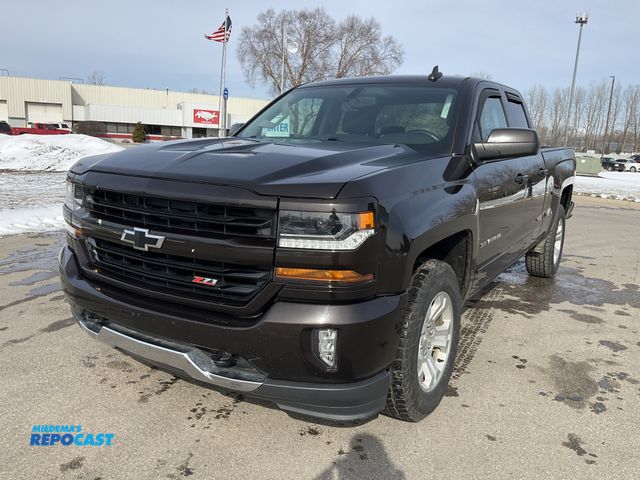 Lot 2-43334 - 2018 Chevrolet Silverado 1500 LT Double Cab Double Cab Standard Box Pickup Truck 4x4