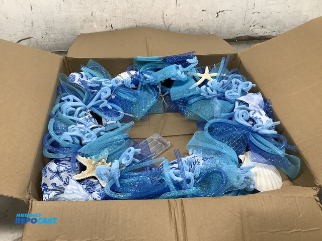 Lot 2-27956 - Ocean theme wreath